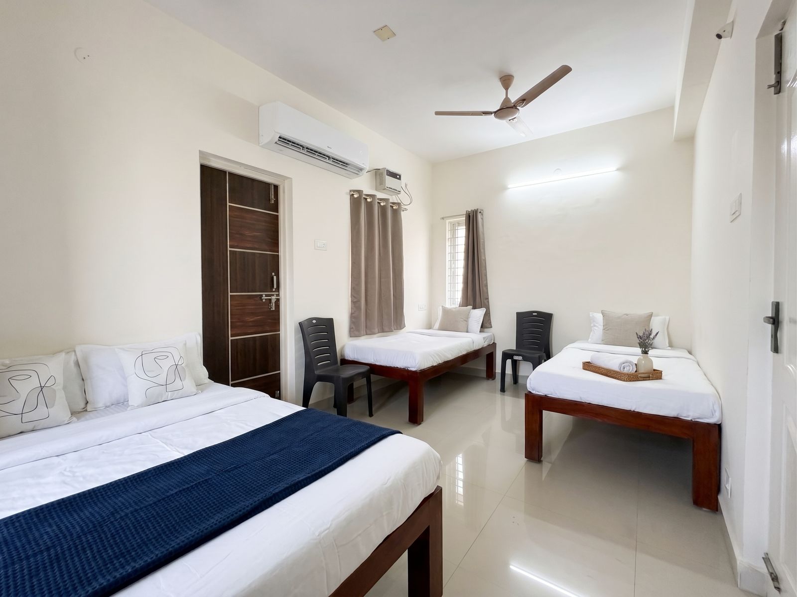 Joe Castle bedroom with double and single beds
